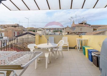 Terrazza - Quadrilocale Via Vittorio Emanuele Ii
 
356, Catania - foto 43