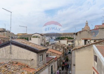 Edificio all\'aperto - Quadrilocale Via Vittorio Emanuele Ii
 
356, Catania - foto 47