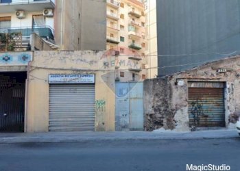 Edificio all\'aperto - Casa indipendente via Dell'Oro
 
143, Catania - foto 1