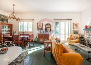 Sala da pranzo - Villa VIa Quasimodo
 
5, Viagrande - foto 1