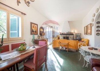 Sala da pranzo - Villa VIa Quasimodo
 
5, Viagrande - foto 3