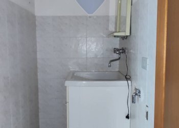 Bagno - Quadrilocale VIA SALVO D'ACQUISTO
 
5, Caltagirone - foto 37