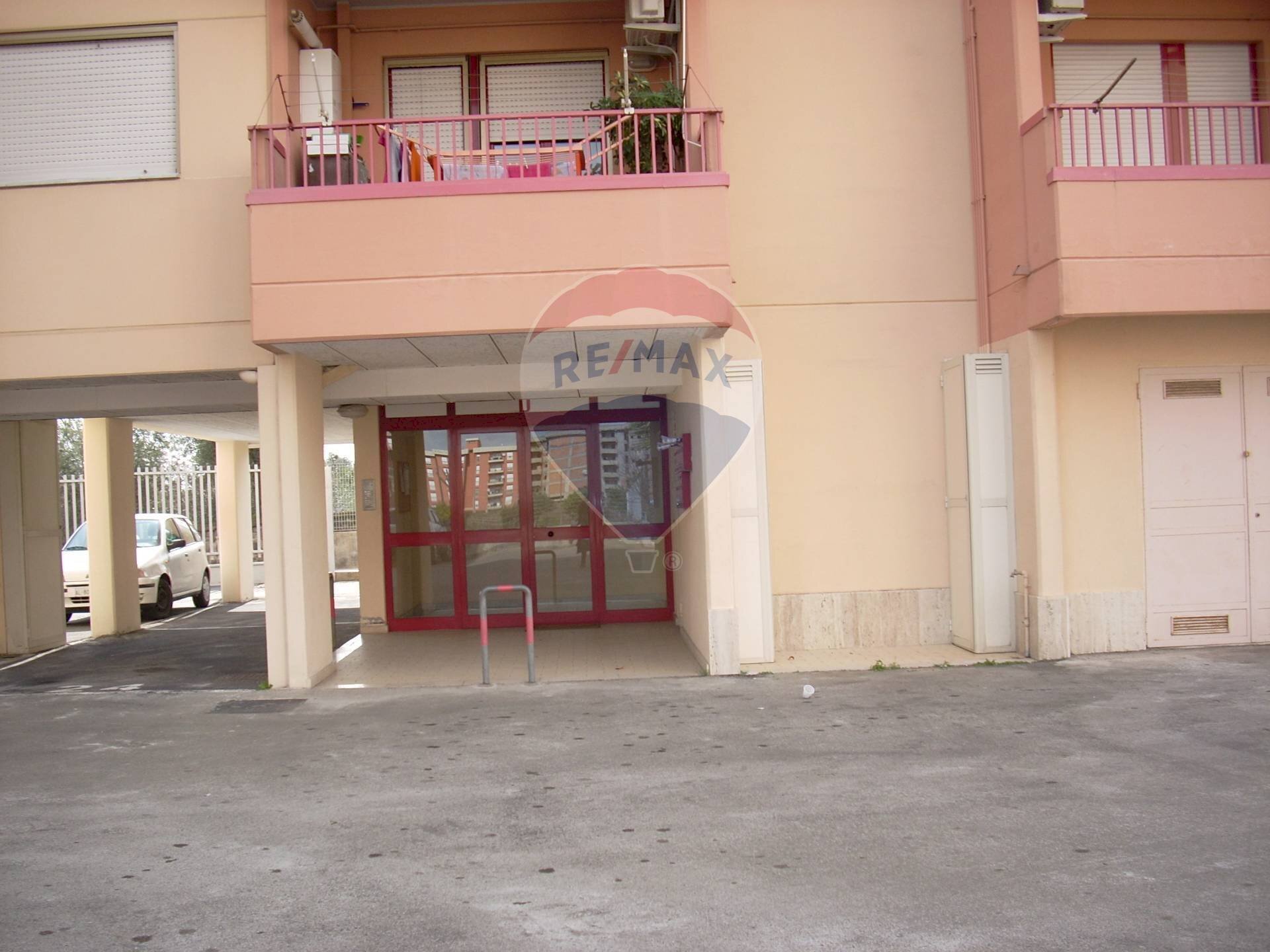 Edificio all\'aperto - Three-room apartment via Trieste
52, Riposto - photo 2