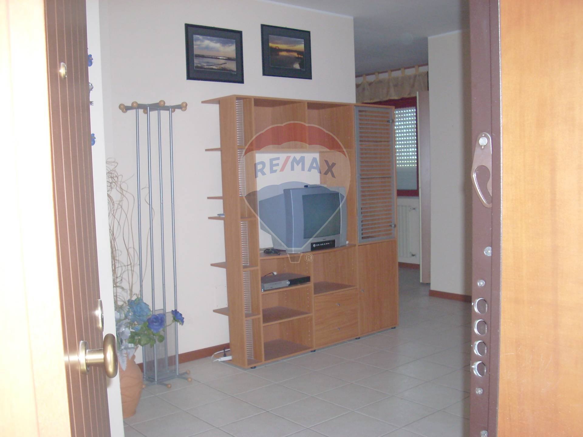 Soggiorno - Three-room apartment via Trieste
52, Riposto - photo 3