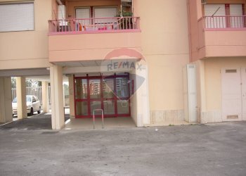 Edificio all\'aperto - Trilocale via Trieste
 
52, Riposto - foto 2