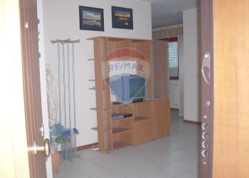 Soggiorno - Trilocale via Trieste
 
52, Riposto - foto 3