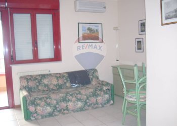 Sala da pranzo - Trilocale via Trieste
 
52, Riposto - foto 5