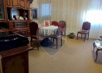 Sala da pranzo - Villa VIA GIUSEPPE CANNATA
 
4, Caltagirone - foto 19