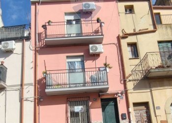 Edificio all\'aperto - Casa indipendente VIA CIRCONVALLAZIONE
 
107, Caltagirone - foto 5