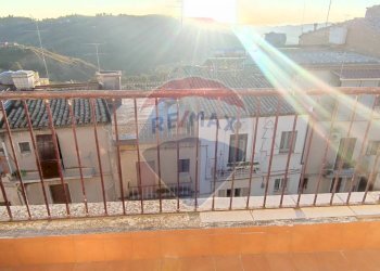 Balcone - Casa indipendente VIA CIRCONVALLAZIONE
 
107, Caltagirone - foto 6
