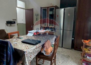 Sala da pranzo - Casa indipendente VIA CIRCONVALLAZIONE
 
107, Caltagirone - foto 2