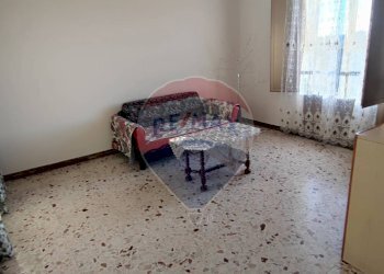 Soggiorno - Casa indipendente VIA CIRCONVALLAZIONE
 
107, Caltagirone - foto 24
