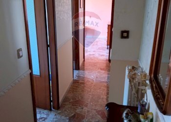 Hall / corridoio - Casa semi indipendente Via Mercato
 
442, Enna - foto 25