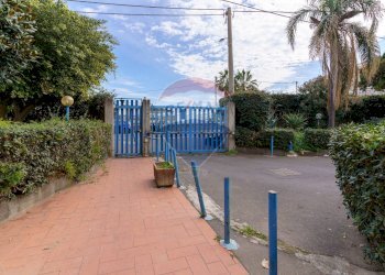Terrazza - Quadrilocale Via Livorno
 
51A, Aci Castello - foto 28