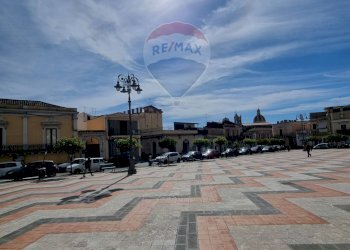 Edificio all\'aperto - Bilocale via maesano
 
17, Aci Catena - foto 2