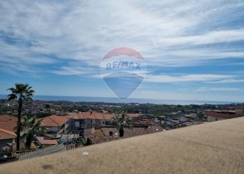 Terrazza - Bilocale via maesano
 
17, Aci Catena - foto 1