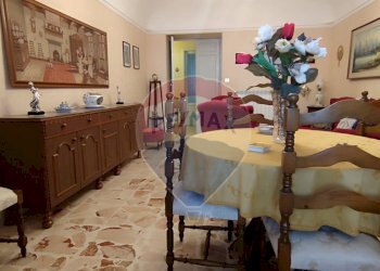 Sala da pranzo - Casa indipendente VIA BARBERA
 
3/5, Mirabella Imbaccari - foto 8