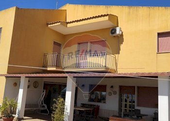 Edificio all\'aperto - Villa VIA VITALIANO BRANCATI
 
17, Caltagirone - foto 5