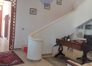 Hall / corridoio - Villa VIA VITALIANO BRANCATI
 
17, Caltagirone - foto 16