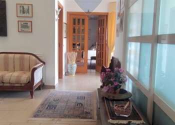 Hall / corridoio - Villa VIA VITALIANO BRANCATI
 
17, Caltagirone - foto 18