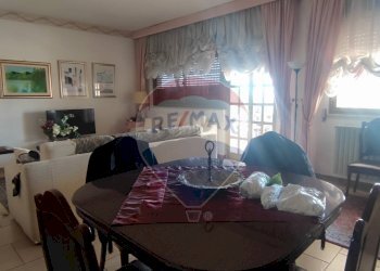 Sala da pranzo - Villa VIA VITALIANO BRANCATI
 
17, Caltagirone - foto 19