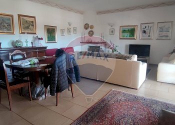 Sala da pranzo - Villa VIA VITALIANO BRANCATI
 
17, Caltagirone - foto 20