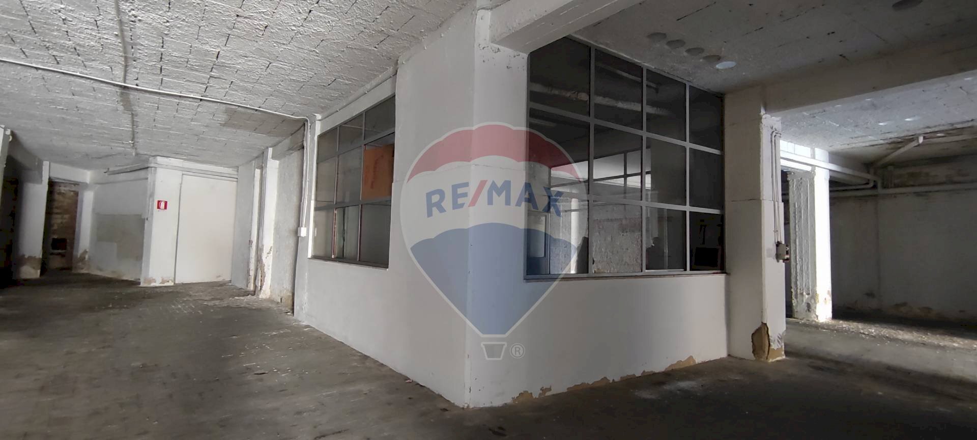 Parcheggio - Locale Commerciale VIA MASSIMO D'AZEGLIO
 
11, Caltagirone - foto 1