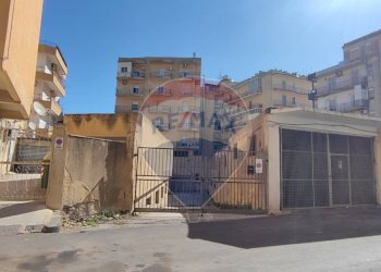 Edificio all\'aperto - Locale Commerciale VIA MASSIMO D'AZEGLIO
 
11, Caltagirone - foto 8