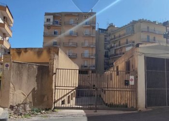 Edificio all\'aperto - Locale Commerciale VIA MASSIMO D'AZEGLIO
 
11, Caltagirone - foto 9