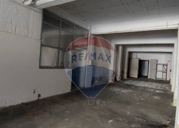 Stanza vuota - Locale Commerciale VIA MASSIMO D'AZEGLIO
 
11, Caltagirone - foto 19