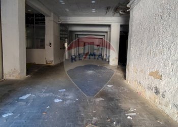 Hall / corridoio - Locale Commerciale VIA MASSIMO D'AZEGLIO
 
11, Caltagirone - foto 4