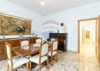 Sala da pranzo - Appartamento Corso Sicilia
 
65, Acireale - foto 16