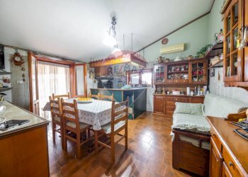 Sala da pranzo - Appartamento Via Del Mandorlo
 
46, Misterbianco - foto 24
