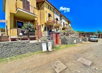 Casa all\'aperto - Villa a Schiera Strada 12 Torre Archirafi
 
S.N., Riposto - foto 1