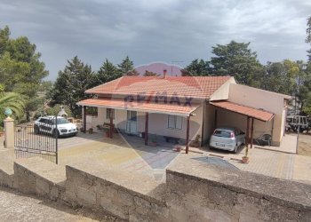 Casa all\'aperto - Villa VIA ANTONINO GRAVINA IL BELLICOSO
 
8, Caltagirone - foto 1