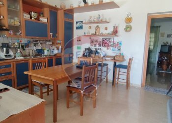 Cucina - Villa VIA ANTONINO GRAVINA IL BELLICOSO
 
8, Caltagirone - foto 27