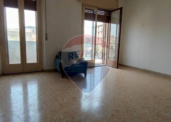Stanza vuota - Appartamento VIALE PRINCIPE UMBERTO - VIA G. ARCOLEO
 
180, Caltagirone - foto 17