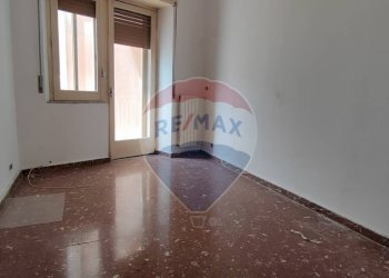 Stanza vuota - Appartamento VIALE PRINCIPE UMBERTO - VIA G. ARCOLEO
 
180, Caltagirone - foto 32