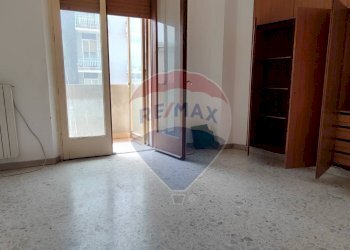 Stanza vuota - Appartamento VIALE PRINCIPE UMBERTO - VIA G. ARCOLEO
 
180, Caltagirone - foto 34