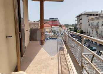 Balcone - Appartamento VIALE PRINCIPE UMBERTO - VIA G. ARCOLEO
 
180, Caltagirone - foto 36