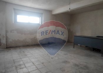 Stanza vuota - Appartamento VIALE PRINCIPE UMBERTO - VIA G. ARCOLEO
 
180, Caltagirone - foto 42