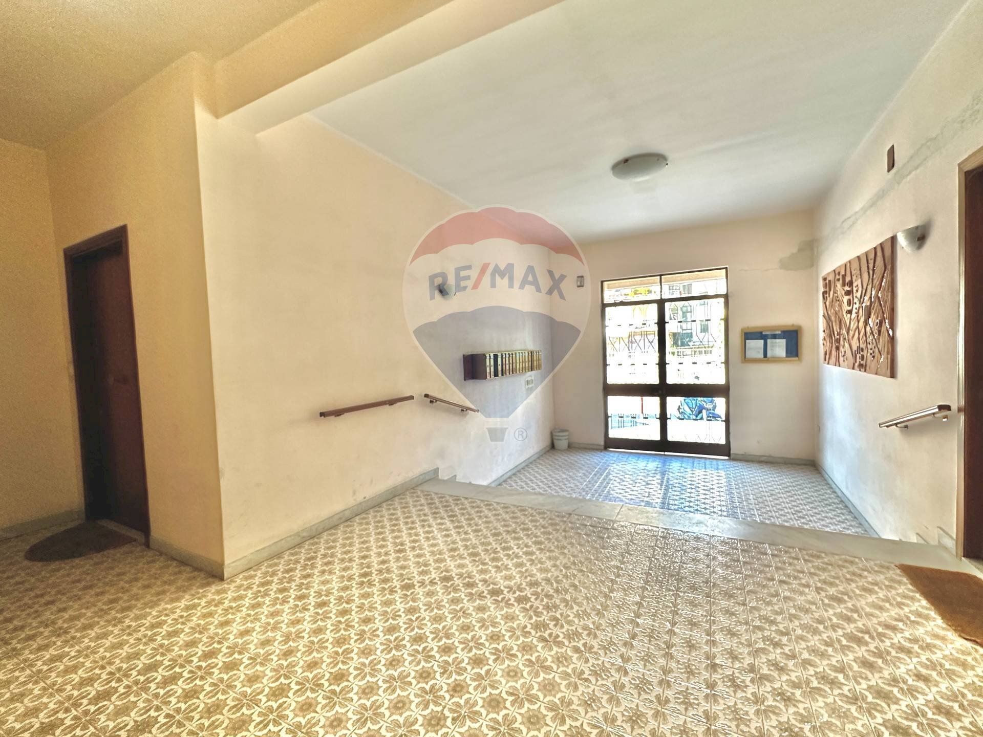 Ricezione / Lobby - Quadrilocale Via Fanti D'italia
 
27, Catania - foto 3