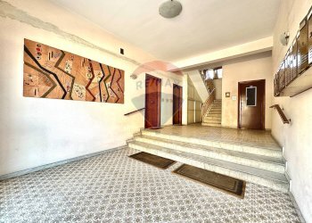 Ricezione / Lobby - Quadrilocale Via Fanti D'italia
 
27, Catania - foto 2