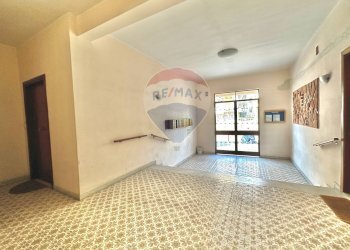 Ricezione / Lobby - Quadrilocale Via Fanti D'italia
 
27, Catania - foto 3