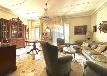 Soggiorno - Quadrilocale Via Fanti D'italia
 
27, Catania - foto 5