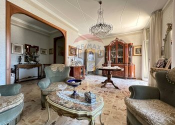 Soggiorno - Quadrilocale Via Fanti D'italia
 
27, Catania - foto 7