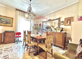 Sala da pranzo - Quadrilocale Via Fanti D'italia
 
27, Catania - foto 11