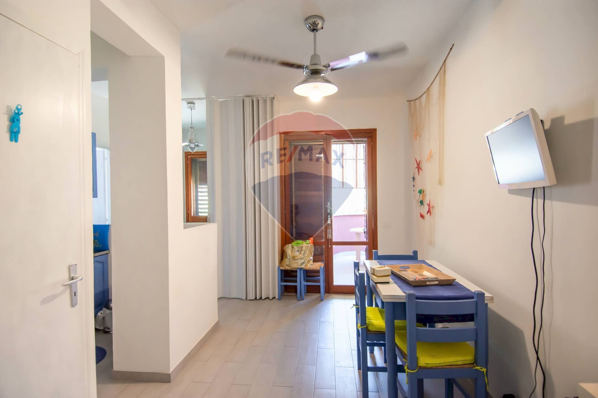 Sala da pranzo - Bilocale Via lungo mare
 
86, Sant'Alessio Siculo - foto 3