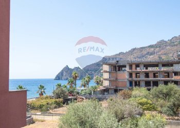 Edificio all\'aperto - Bilocale Via lungo mare
 
86, Sant'Alessio Siculo - foto 1