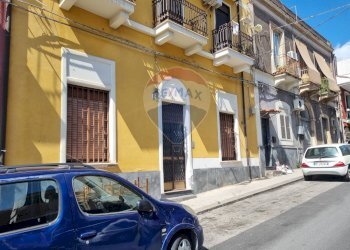 Edificio all\'aperto - Trilocale Via Stella
 
25, Catania - foto 1